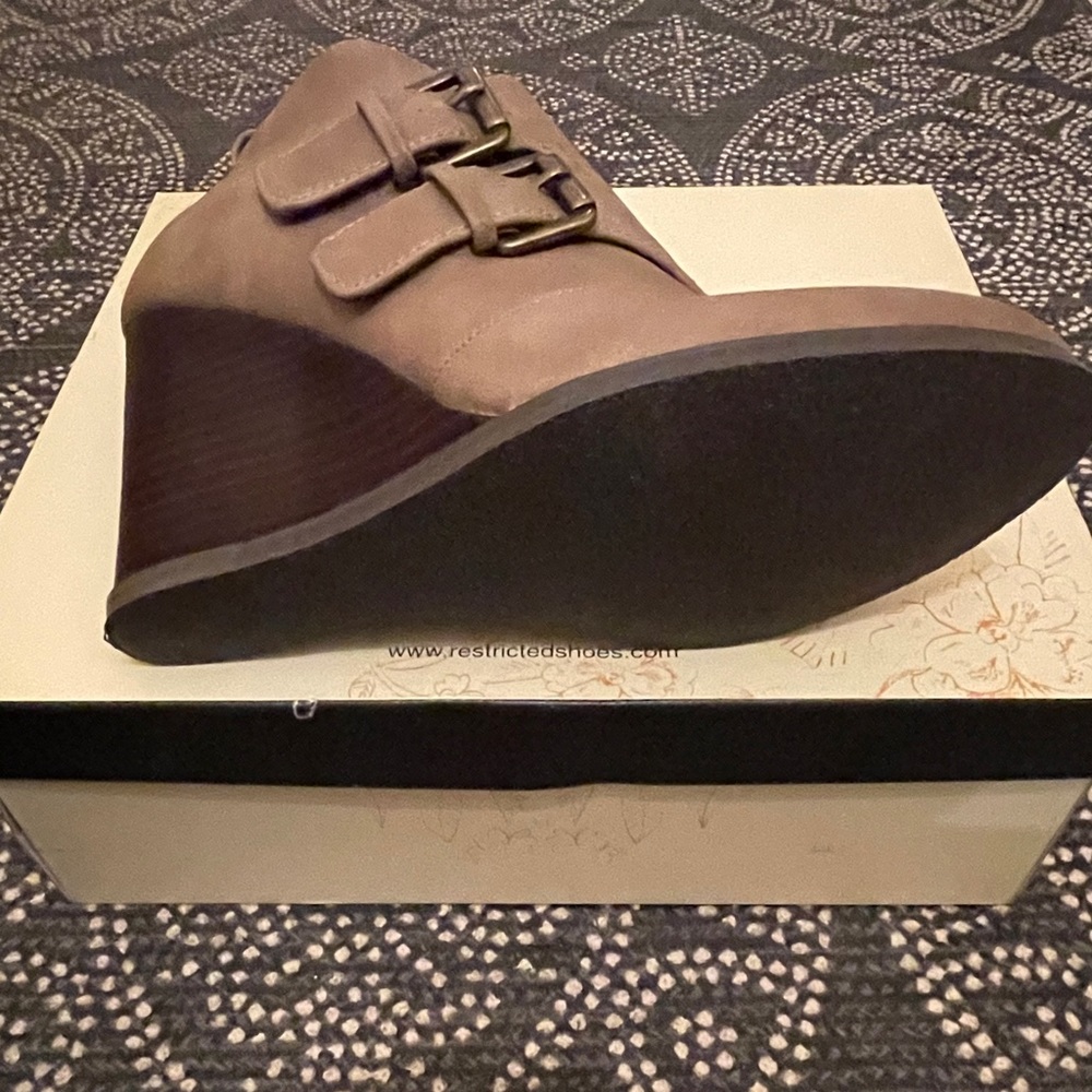 Wedged Ankle Boot - Picture 4 of 5